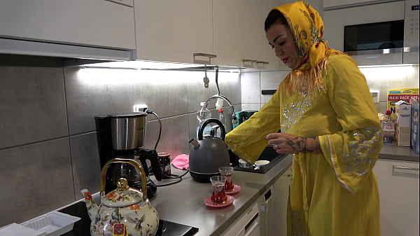 Horny Stepson Fucked His Big Ass Arab Stepmom In Hijab